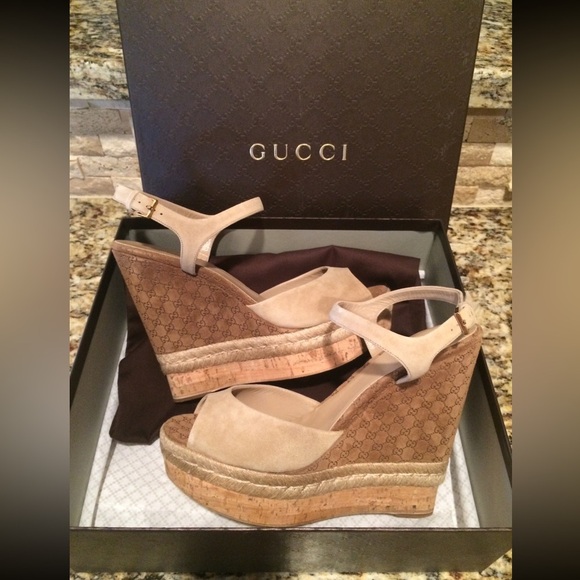 Gucci Tan Wedge Sandals with Ankle Strap Size 11/ 41 - Picture 1 of 2
